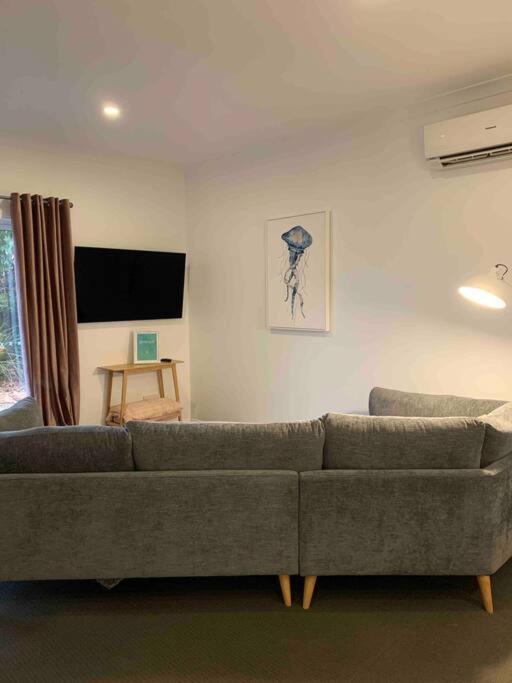 Beachfront Self Contained Studio White Beach Екстер'єр фото